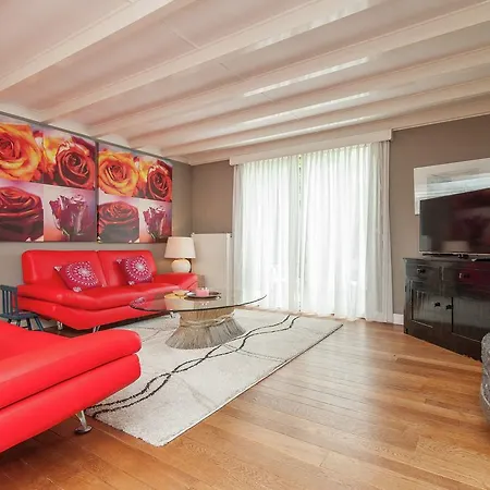 Holiday home Luxurious Holiday In With Sauna *